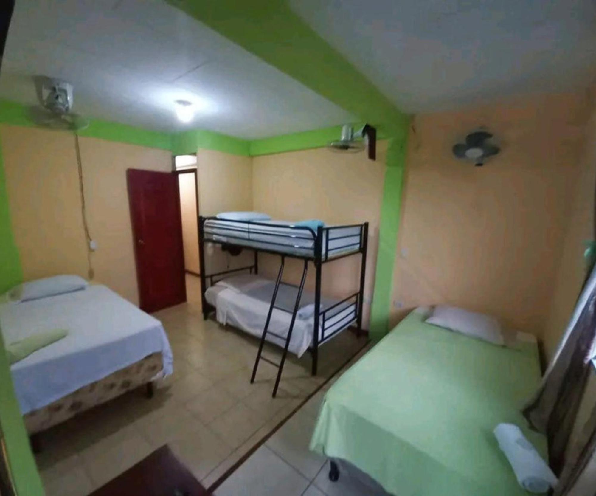 Hostal San Antonio León Εξωτερικό φωτογραφία