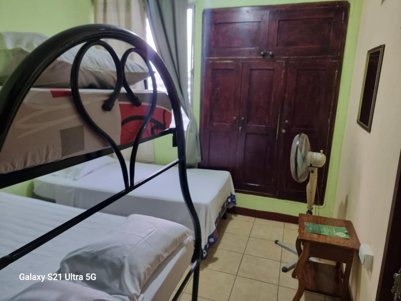 Hostal San Antonio León Εξωτερικό φωτογραφία