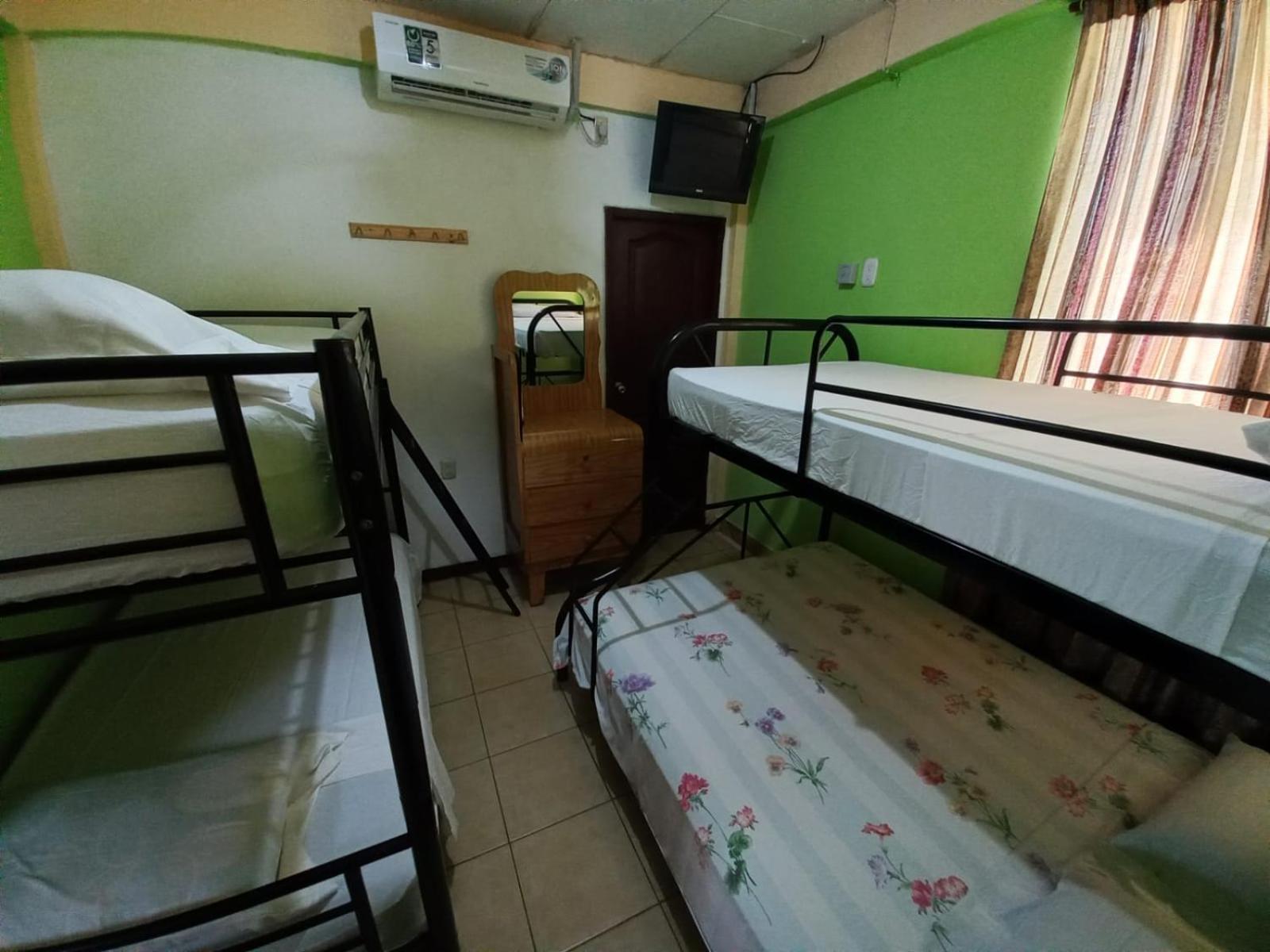 Hostal San Antonio León Εξωτερικό φωτογραφία