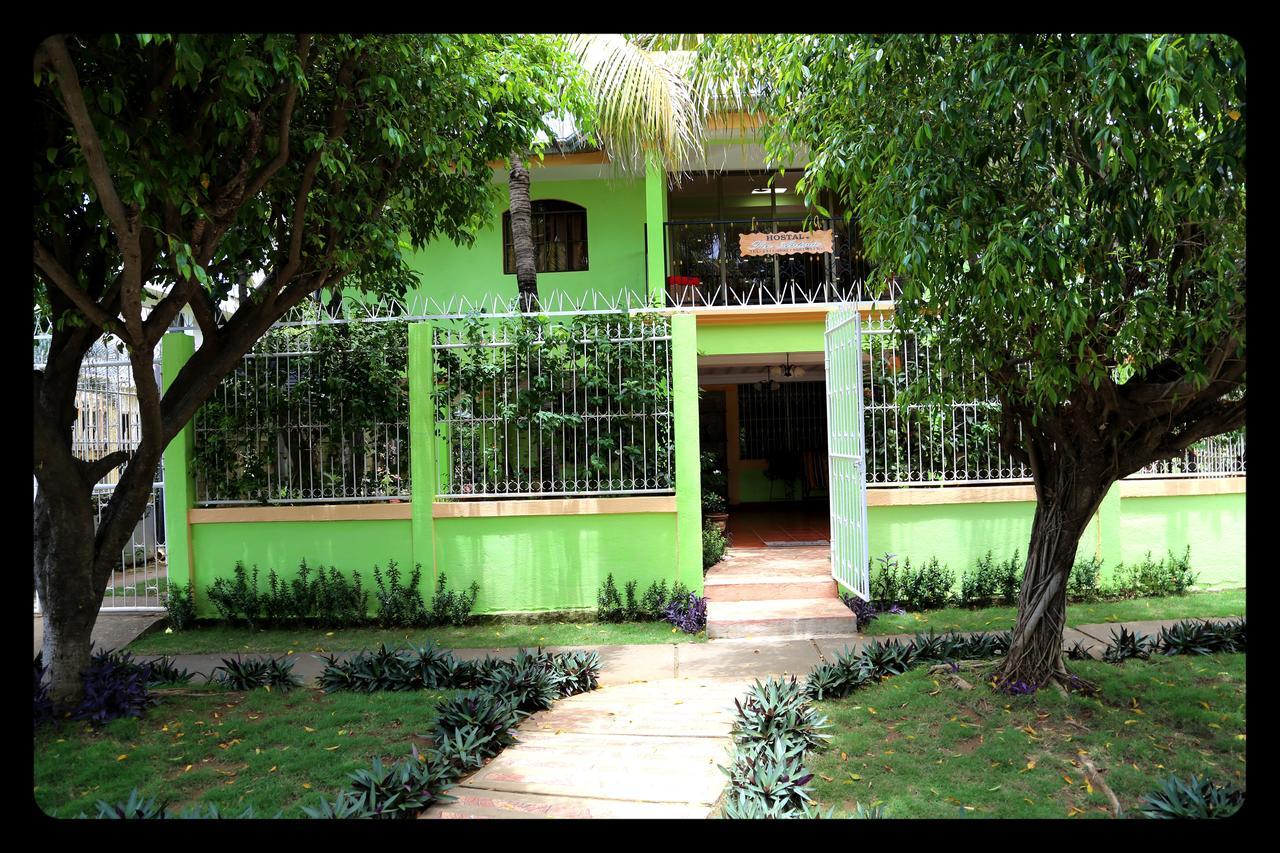 Hostal San Antonio León Εξωτερικό φωτογραφία