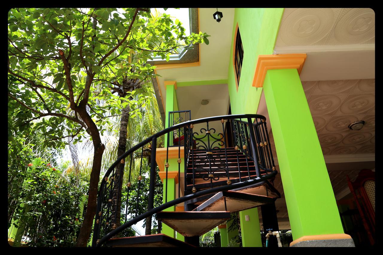 Hostal San Antonio León Εξωτερικό φωτογραφία