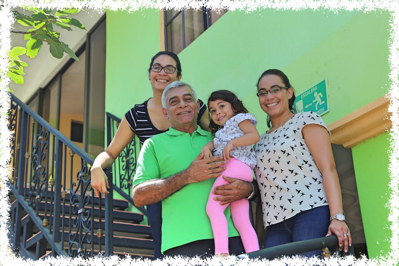 Hostal San Antonio León Εξωτερικό φωτογραφία