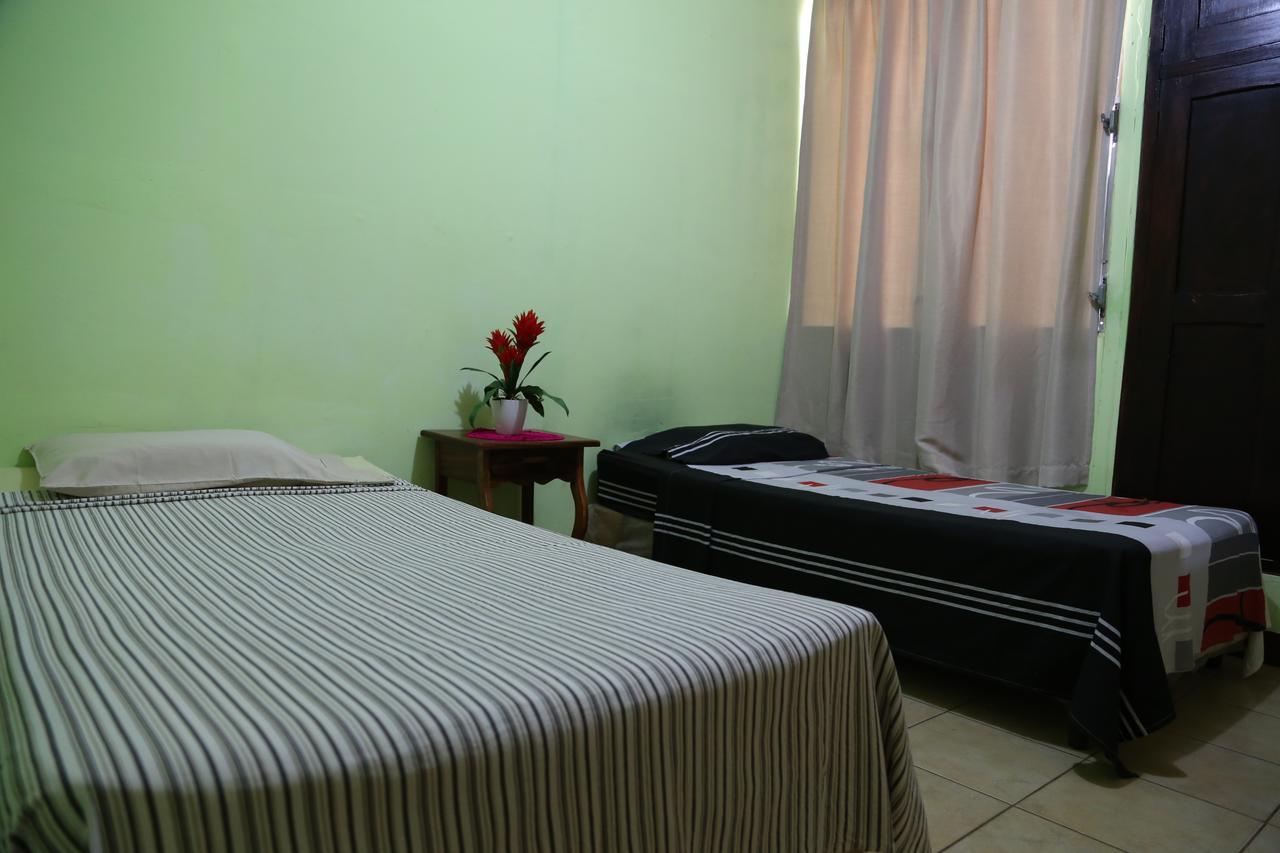 Hostal San Antonio León Εξωτερικό φωτογραφία