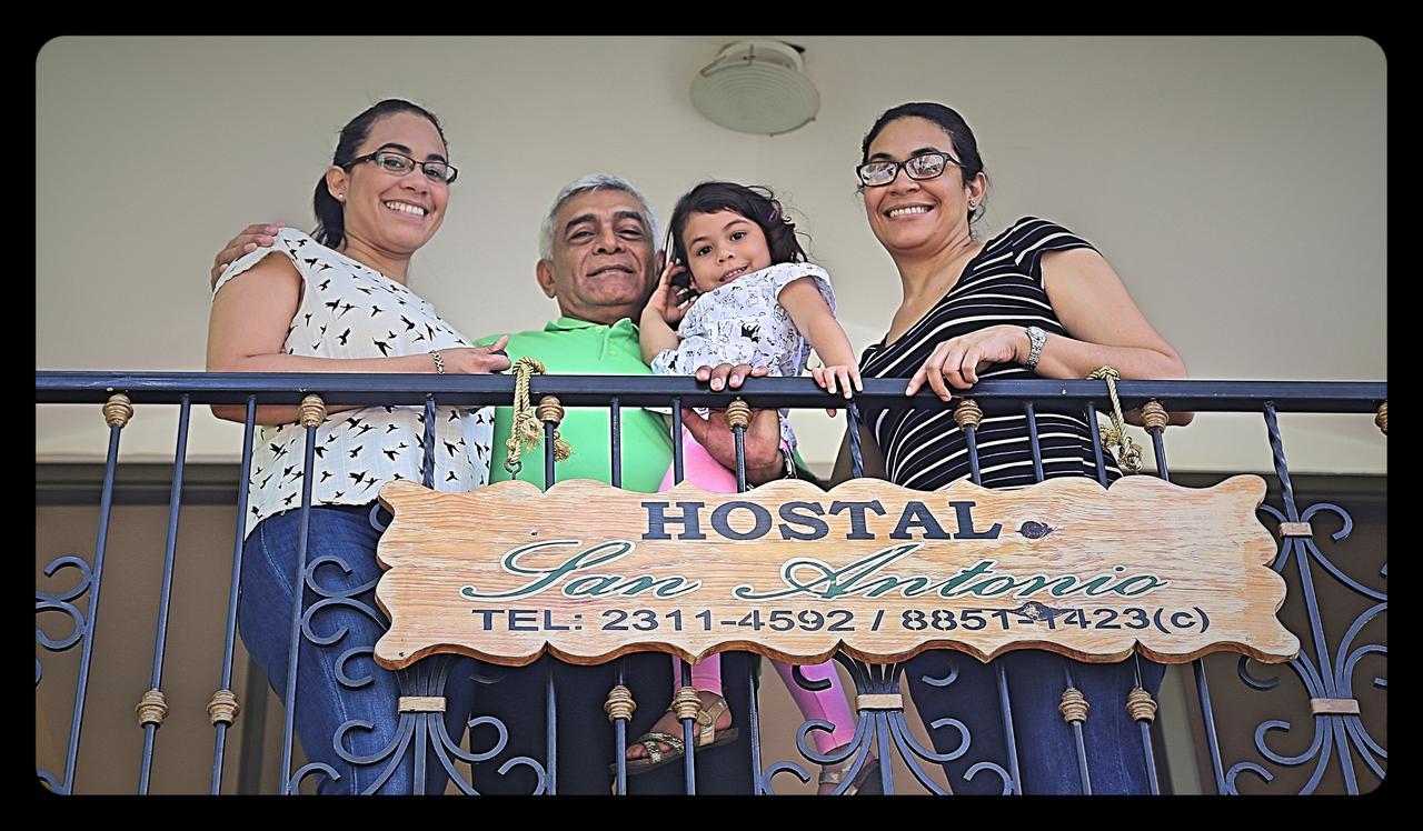 Hostal San Antonio León Εξωτερικό φωτογραφία