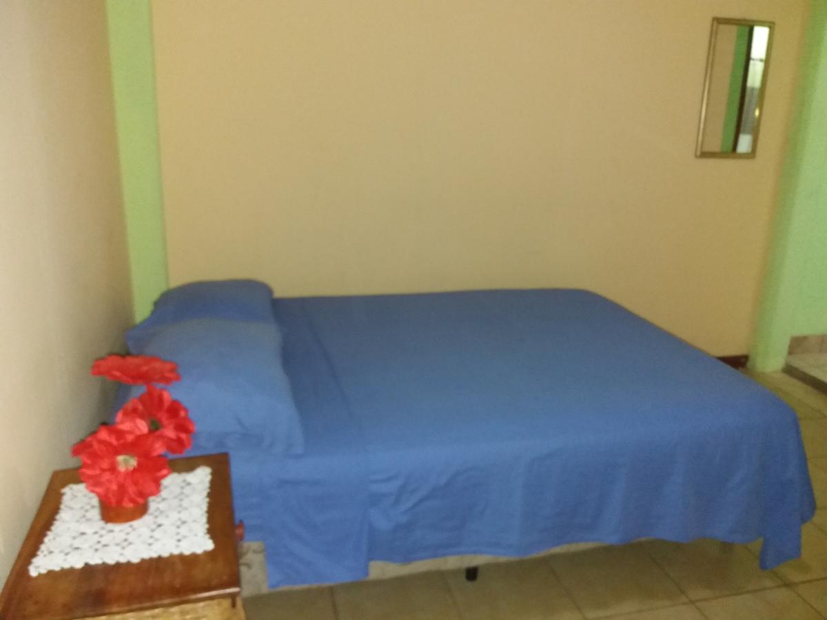 Hostal San Antonio León Εξωτερικό φωτογραφία