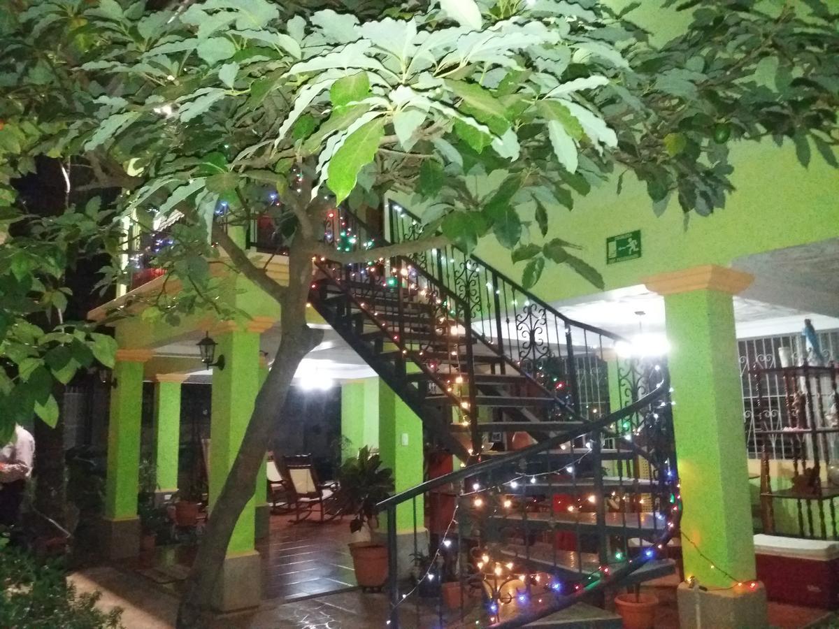 Hostal San Antonio León Εξωτερικό φωτογραφία