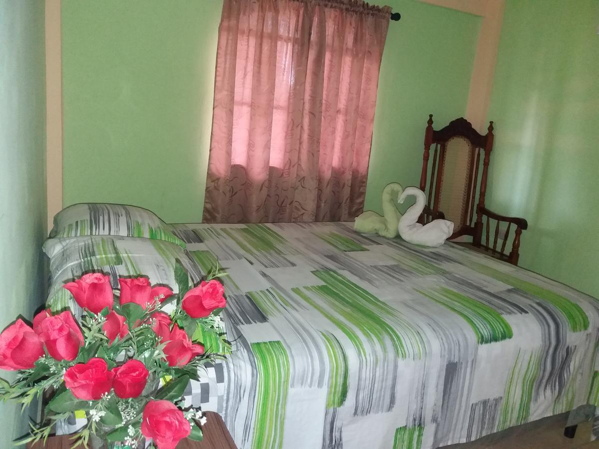 Hostal San Antonio León Εξωτερικό φωτογραφία
