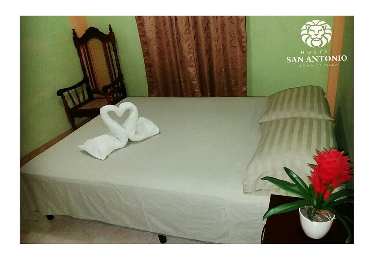 Hostal San Antonio León Εξωτερικό φωτογραφία