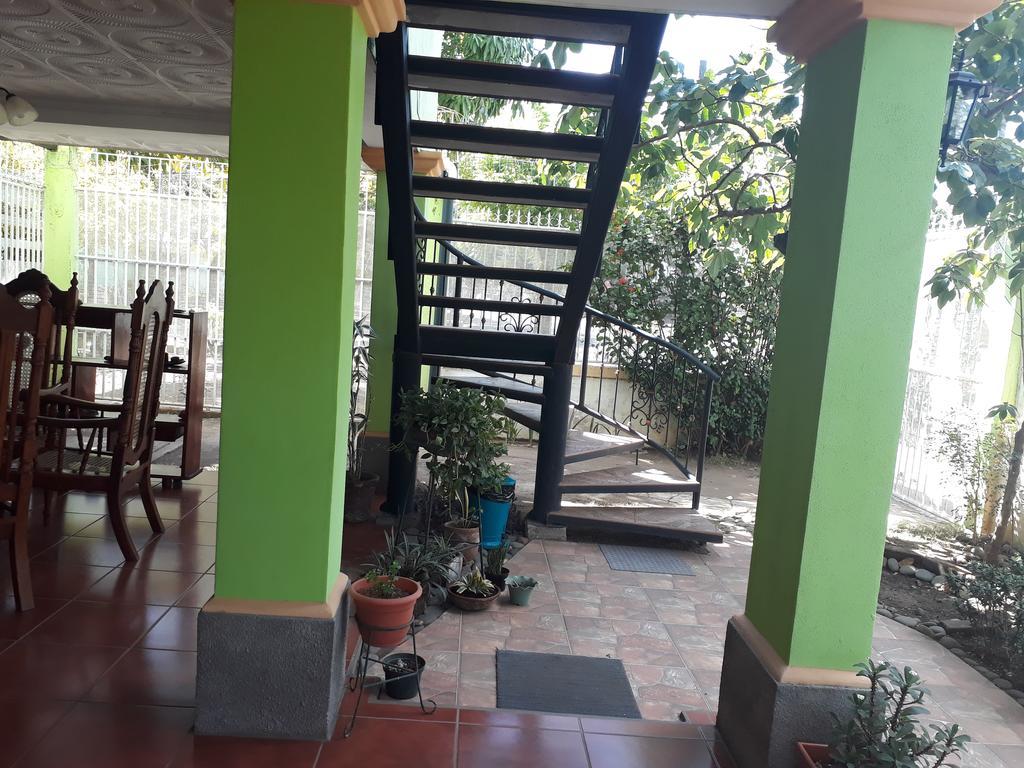 Hostal San Antonio León Εξωτερικό φωτογραφία